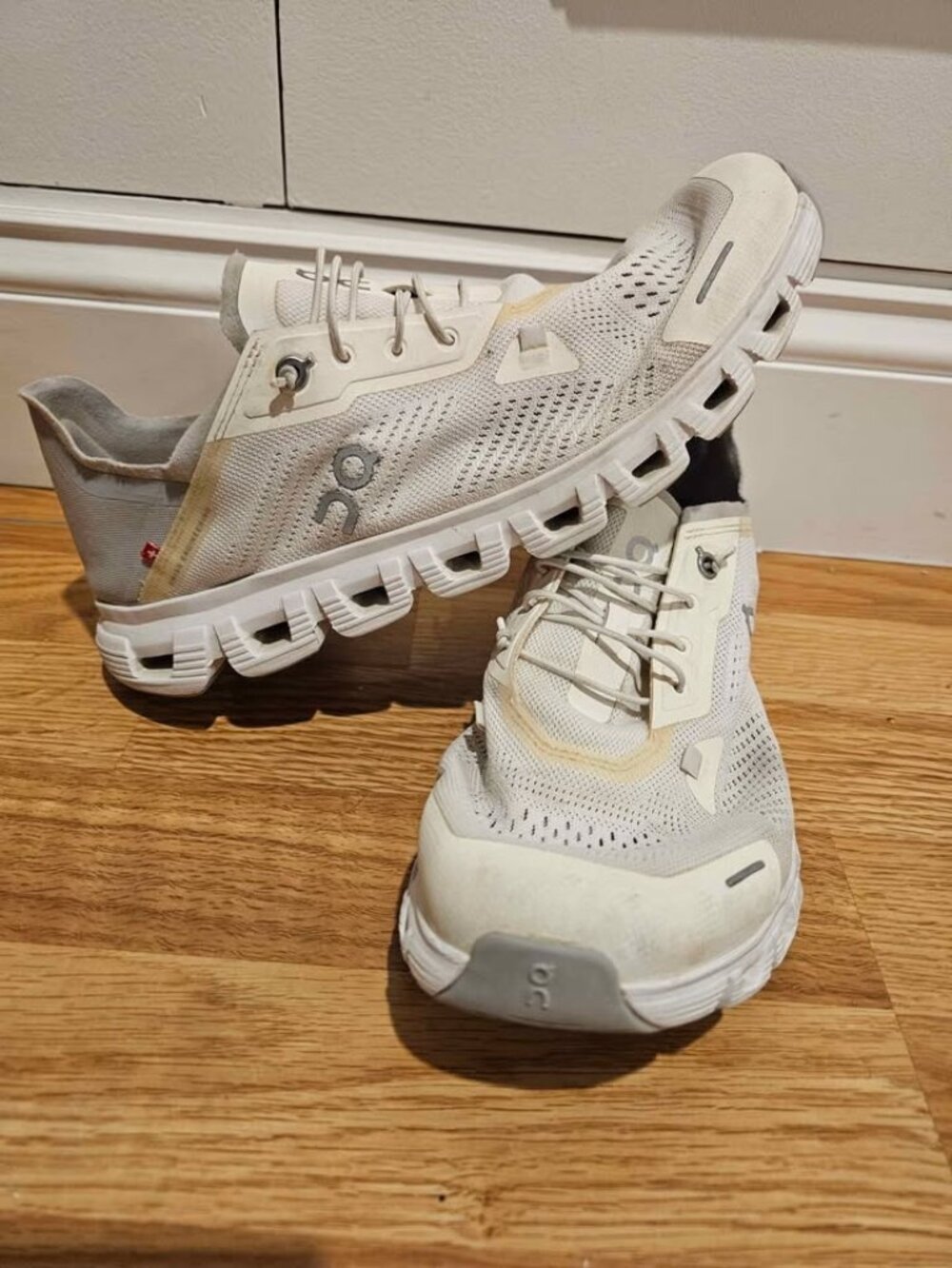 On Cloud Coast Lightweight Travel Sneakers (Men's Size 10)
